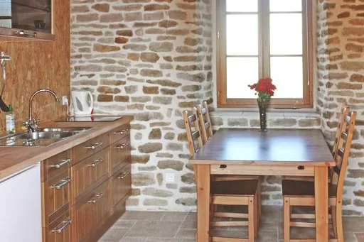 Coin repas et cuisine, pierre apparente